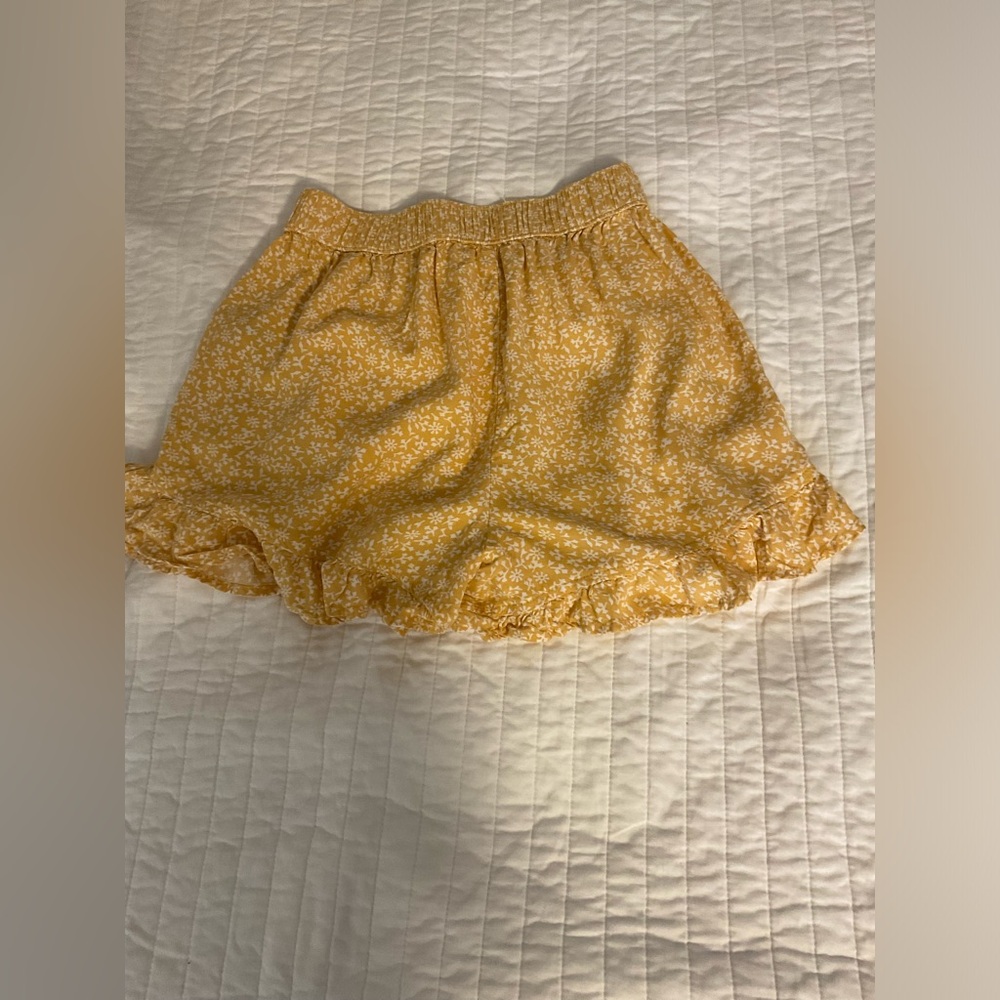 Abercrombie & Fitch Women's Shorts size small Floral Pull On shorts